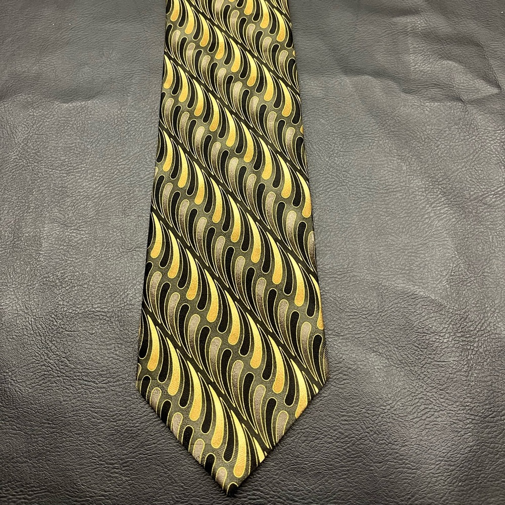 Mosaic silk tie - worn once - like new